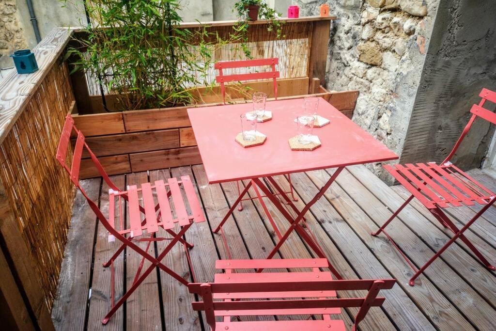 Maison De Village Meublee Avec Terrasse Donzère Kültér fotó